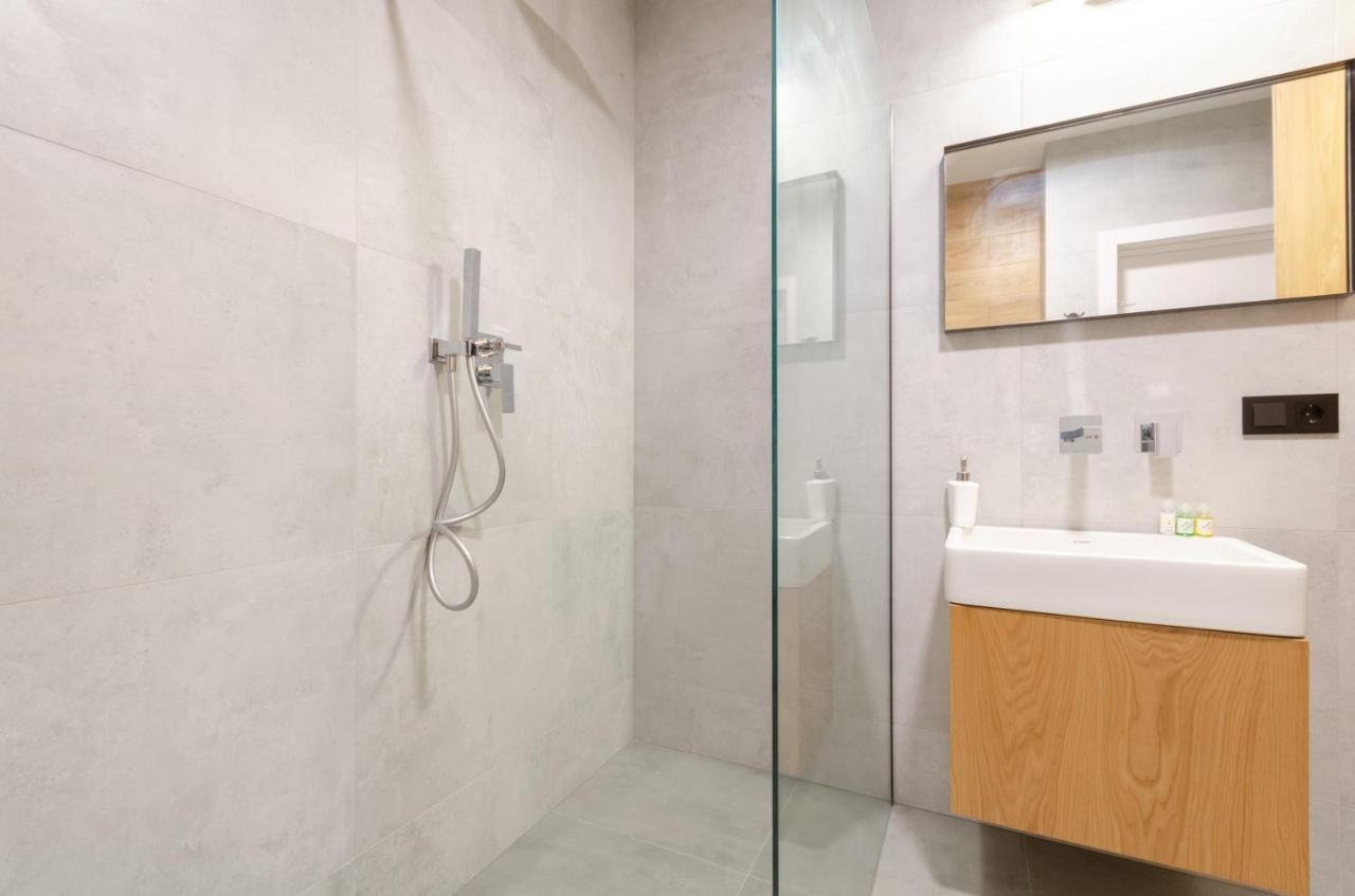 Petrovdom 12-95 Loft Apartments At Rc Kvartet, 16Г Vasyl Lypkivskyi Street Киев Экстерьер фото